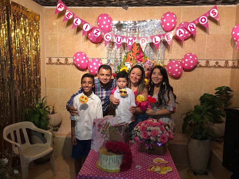 Manuela Pérez,  Claudia Pérez, la cumpleañera, Samuel Scarpetta, Luis Carlos Scarpetta y Santiago Pérez.